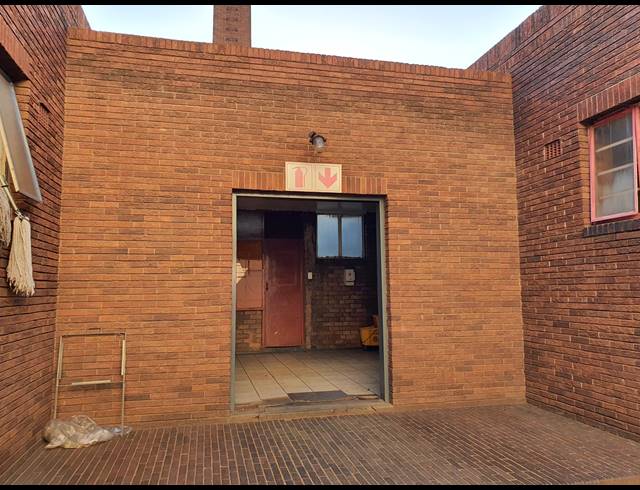 4,500M² FACTORY TO LET IN DUNCANVILLE